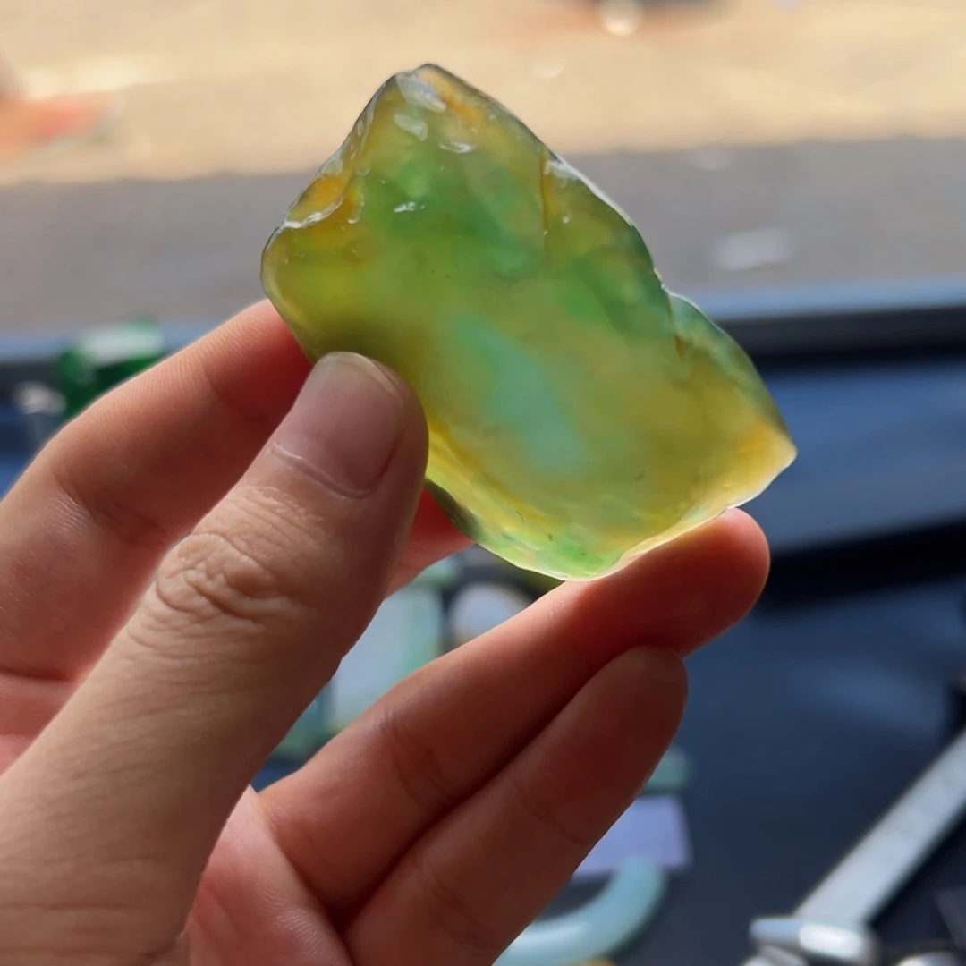好***强未镶嵌定制翡翠冰种黄加绿A货