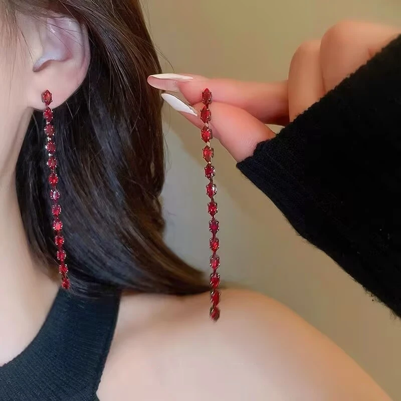 铜合金合成锆石耳饰 闪钻红色流苏耳钉2025爆款高级感新年耳饰坠