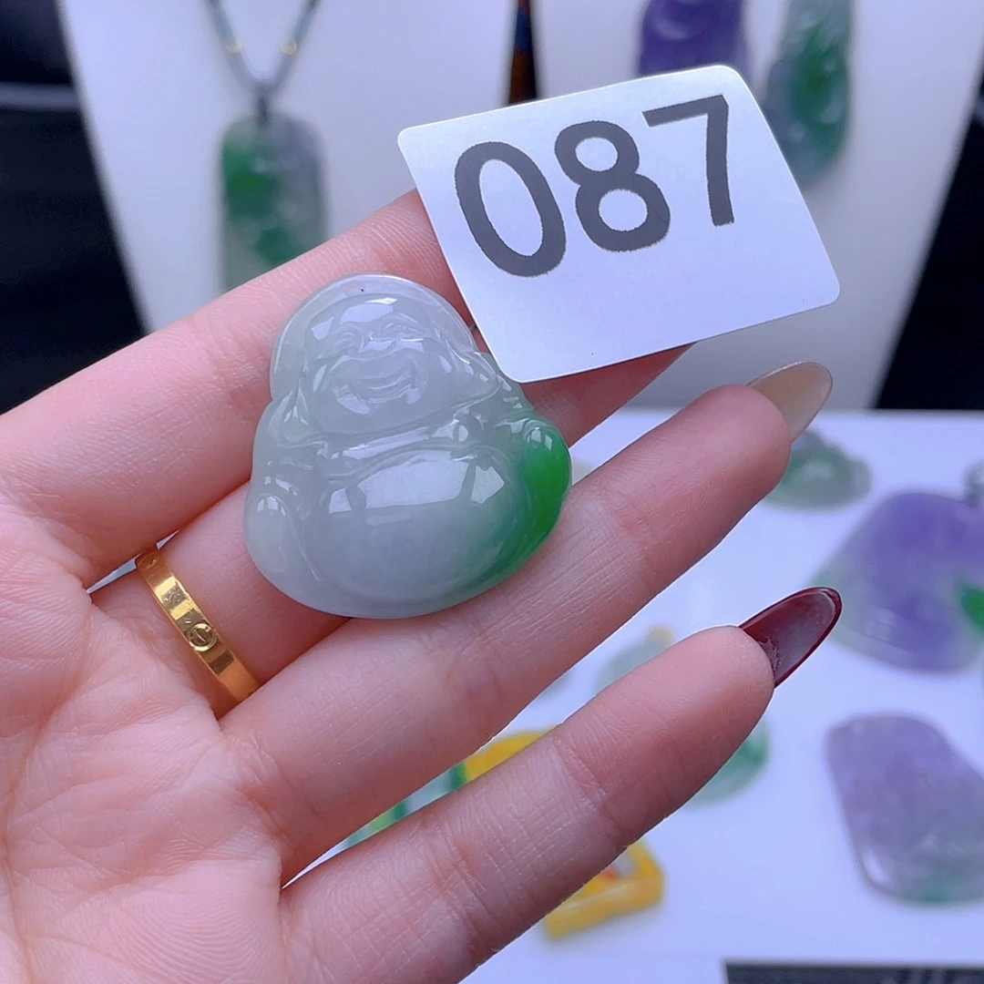 翡翠吊坠(赠链)未镶嵌