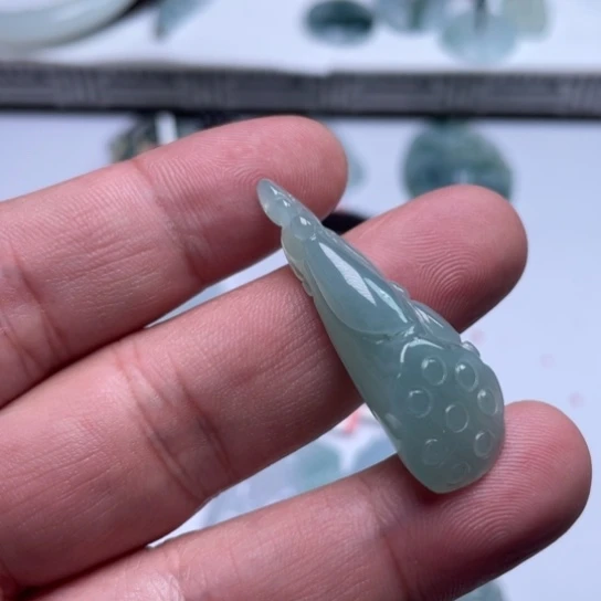 翡翠颈饰未镶嵌开**团挂件