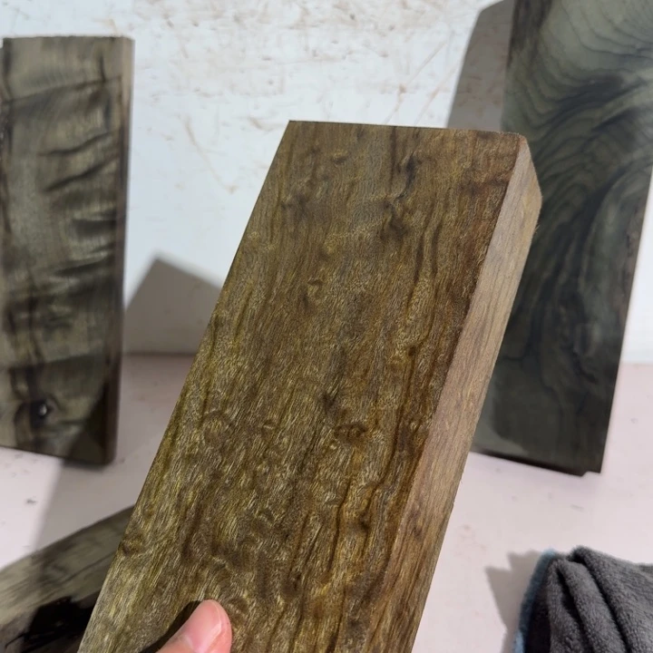 用***4金丝楠木花纹小料41