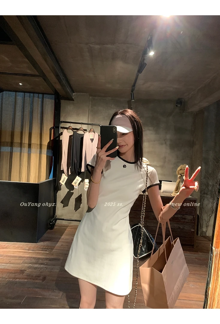 区区欧阳同款春夏新款【高尔夫少女】撞色刺绣短袖修身针织连衣裙子