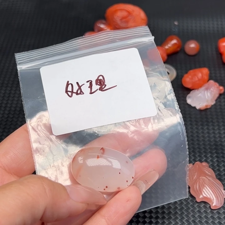 颈饰未镶嵌南红玛瑙