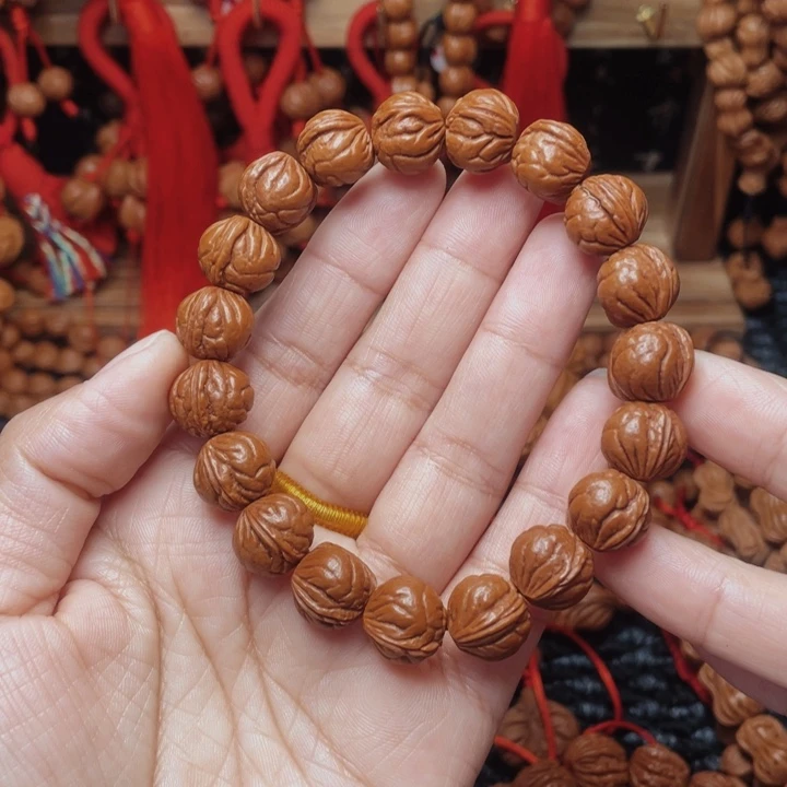 木质类龙纹桃枭挂件