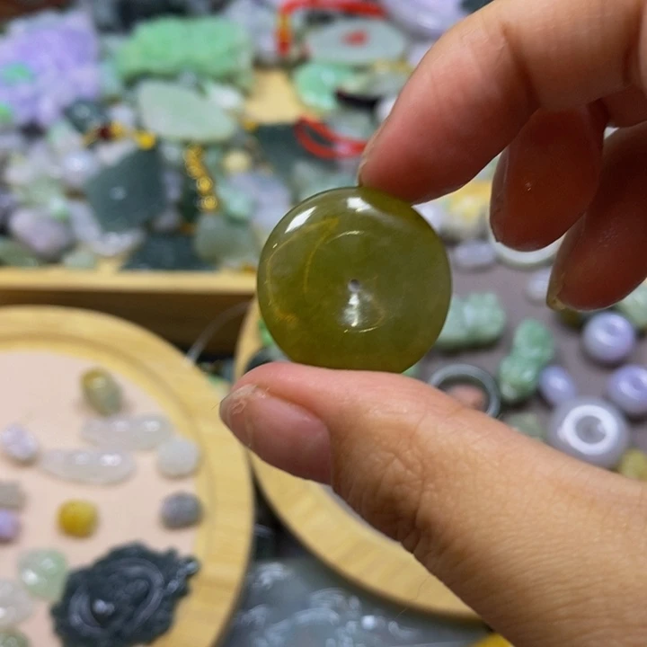翡翠未镶嵌挂件天然缅甸翡翠
