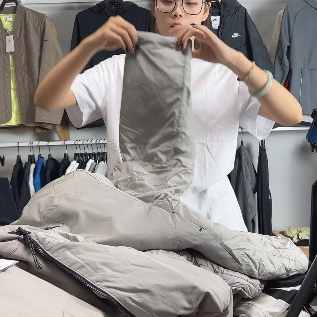 愛***歌4743棉服灰色 XXL 不退换