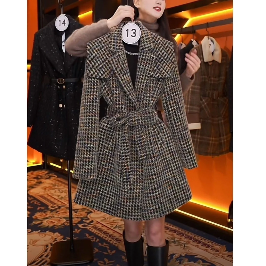 2024秋冬高奢限定加厚保暖舒适通勤年轻千鸟格防寒时尚设计外套