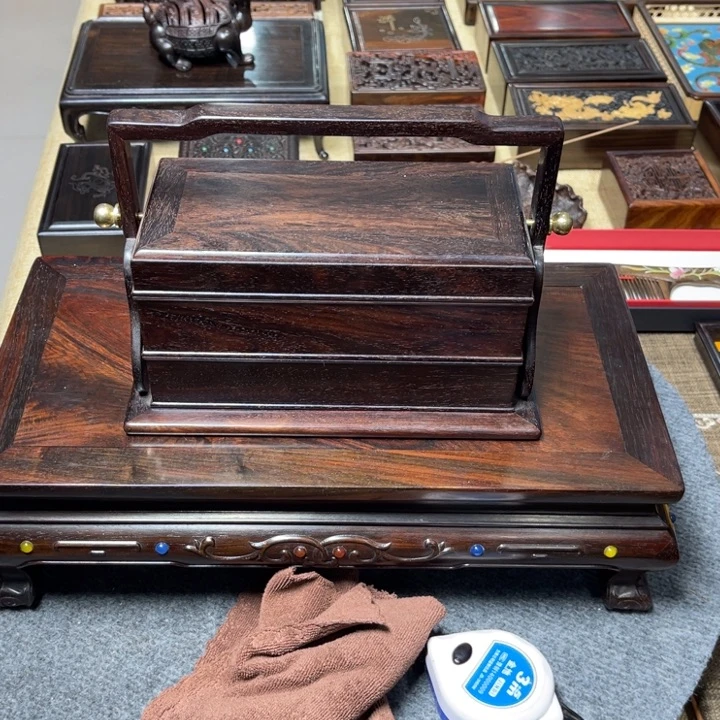 紫檀木类成套家具谐*