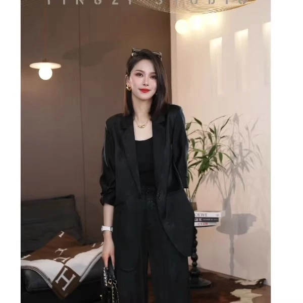 大码设计感女神气质西服套装休闲显瘦时尚百搭套装胖mm西装两件套