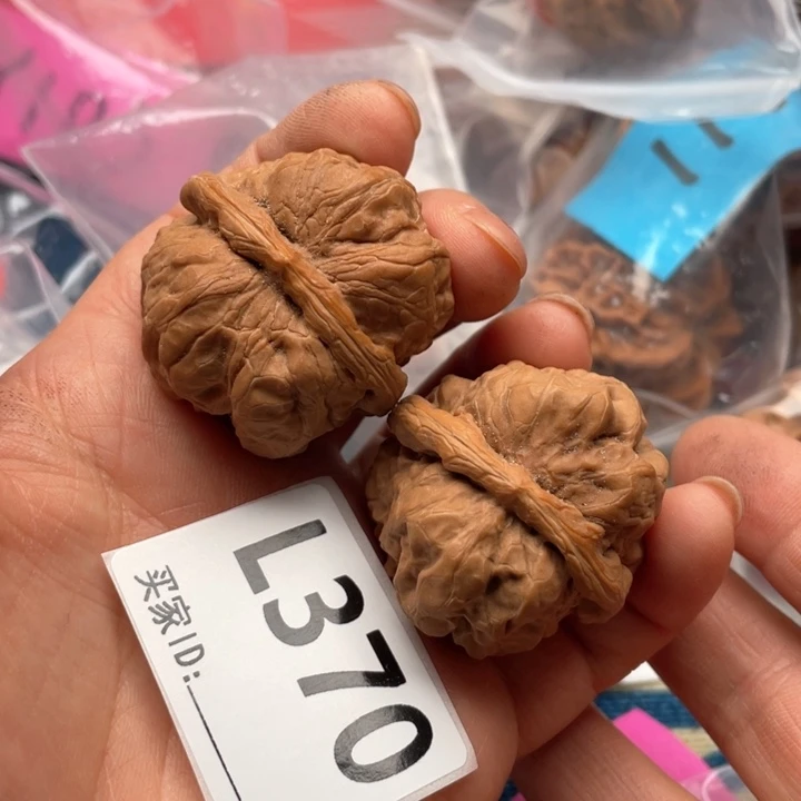 文玩核桃把件娃娃