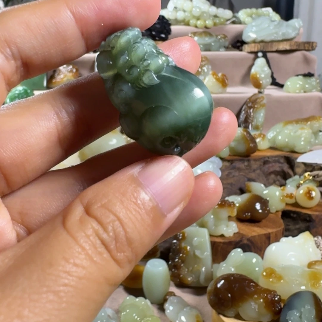 一***4颈饰未镶嵌和田玉（糖玉）
