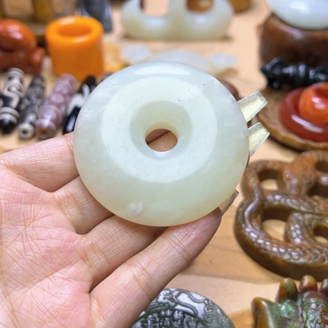 【闪购商品】蛇纹石玉颈饰未镶嵌