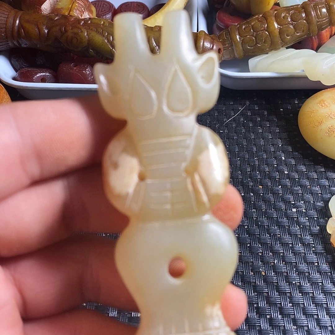 岫玉未镶嵌珠宝奇石