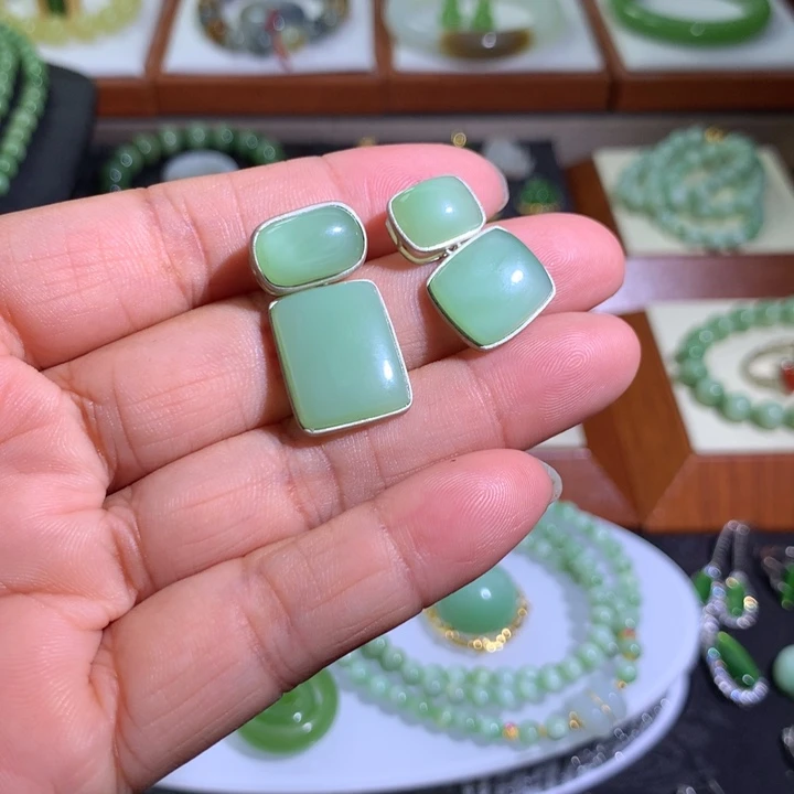 尾***飞银S925镶嵌和田玉（碧玉）耳饰