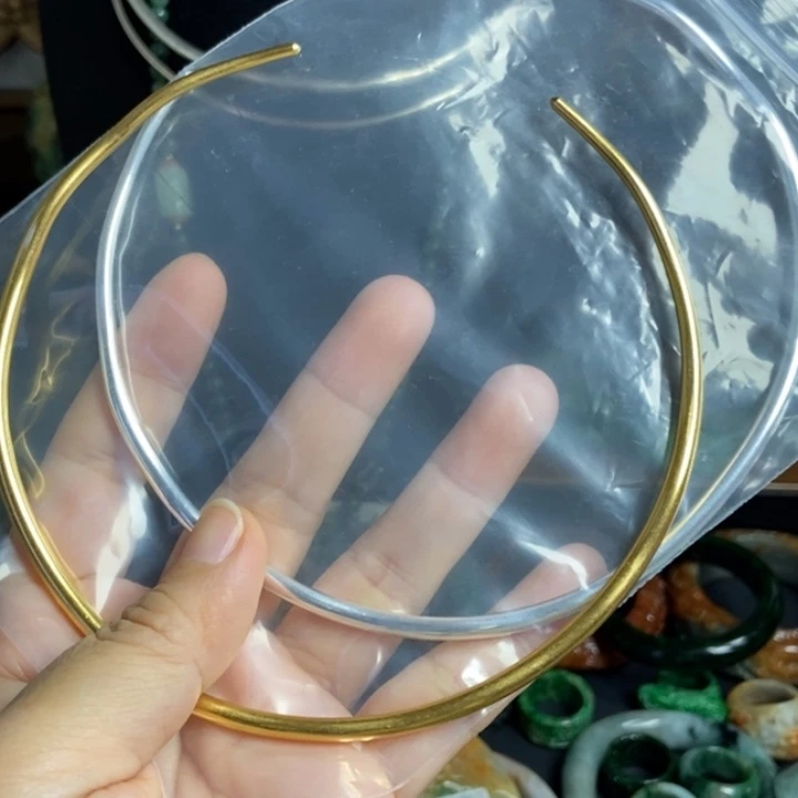 翡翠未镶嵌手镯合金项圈单戴或者挂锁牌一条的价格