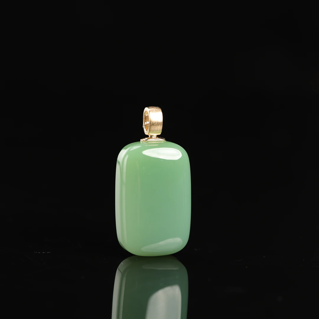 本真 | 芳枝 | 严选精品和田玉高色粉绿无事牌吊坠