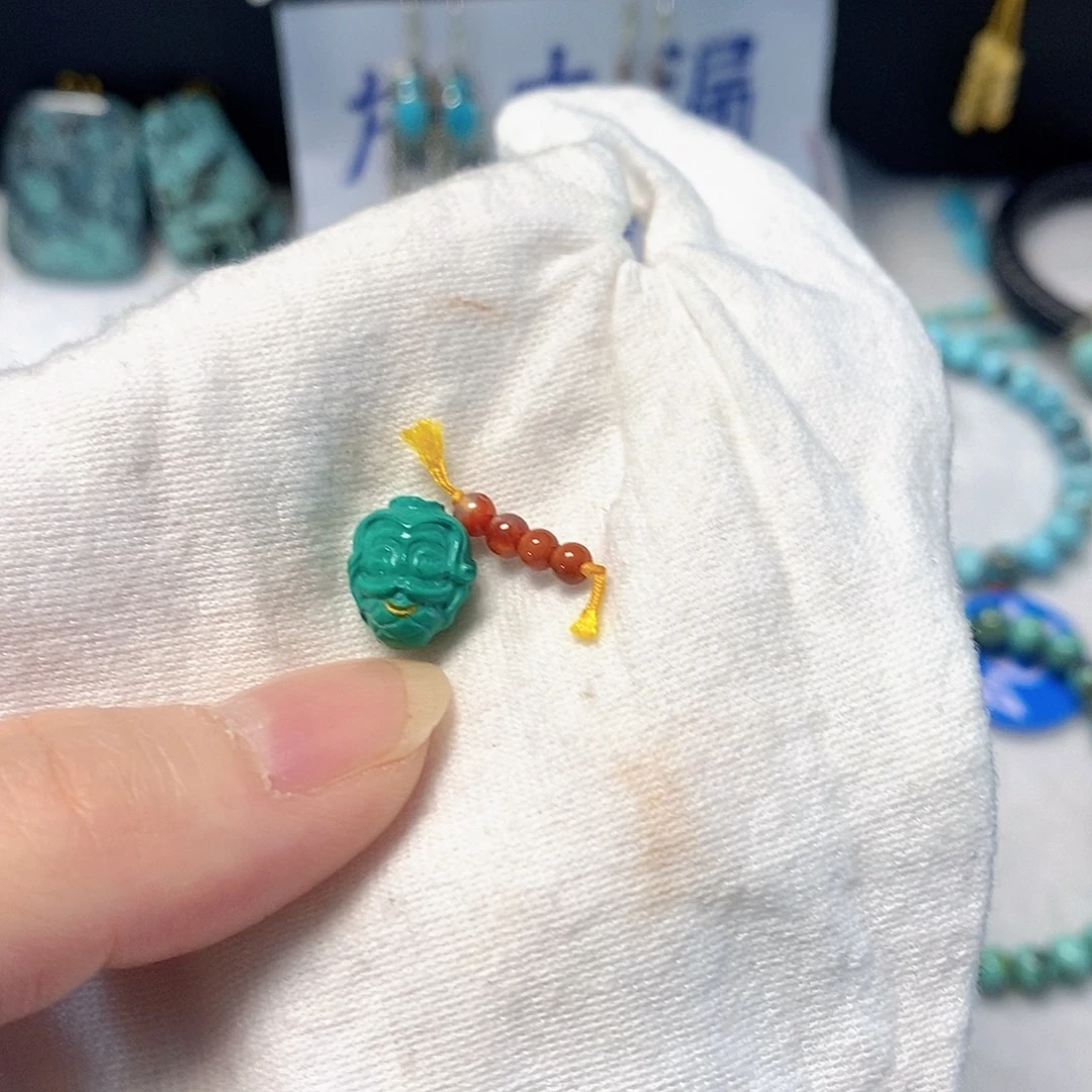 南红玛瑙未镶嵌珠宝奇石
