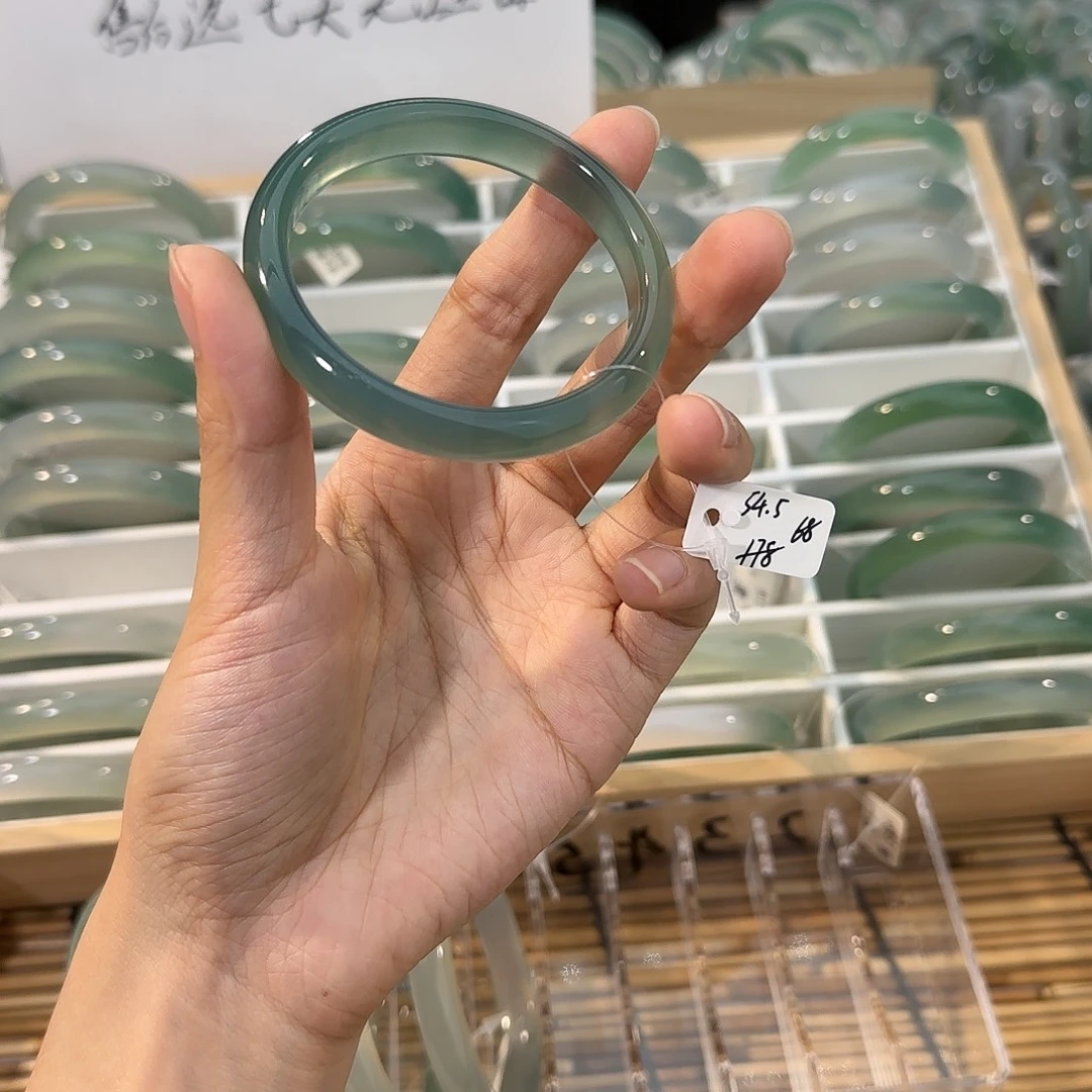 玛瑙/玉髓未镶嵌手镯圈口54.5