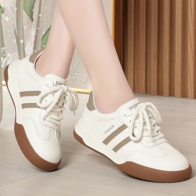 显脚小软皮德训鞋女春秋季新款平底复古阿甘小白鞋运动休闲板鞋女