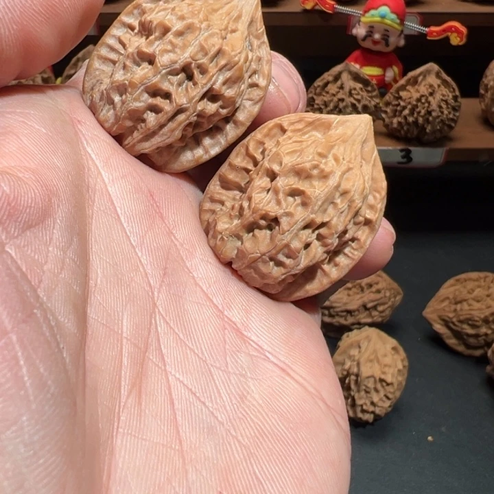 Y***Z吊坠文玩核桃小蛮腰