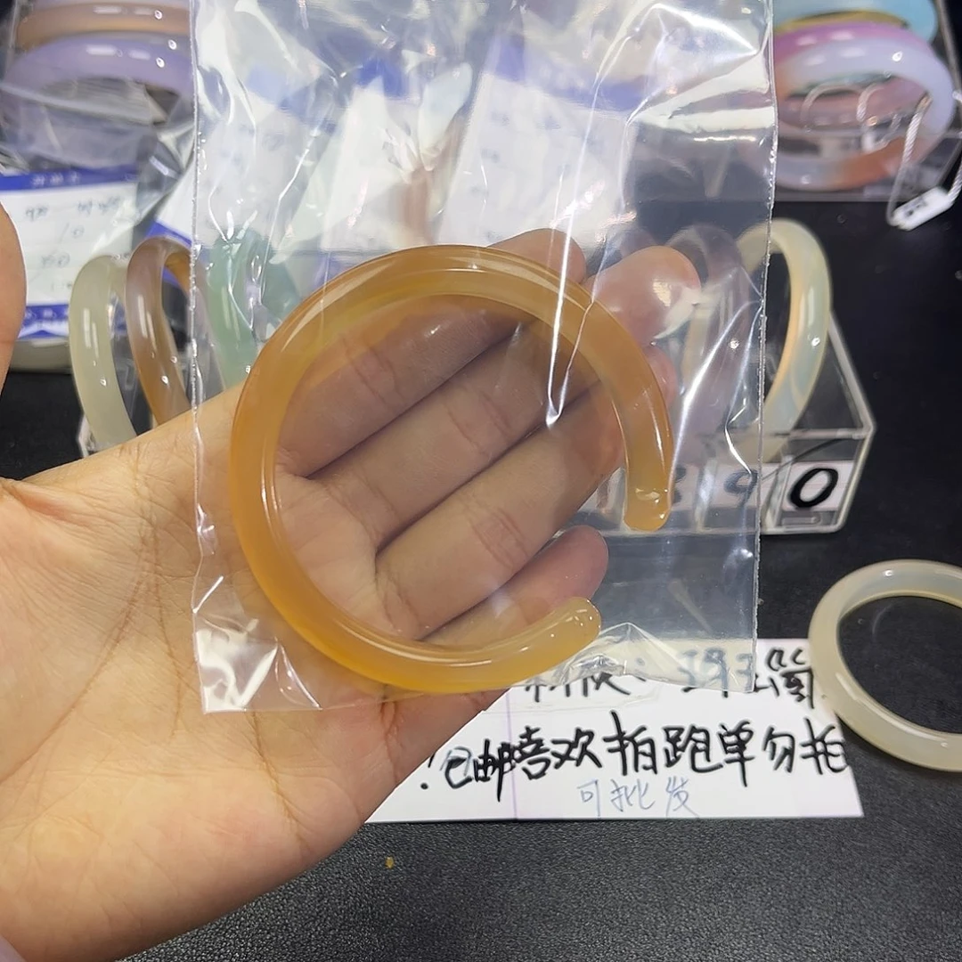 咿***哟手镯玛瑙/玉髓未镶嵌