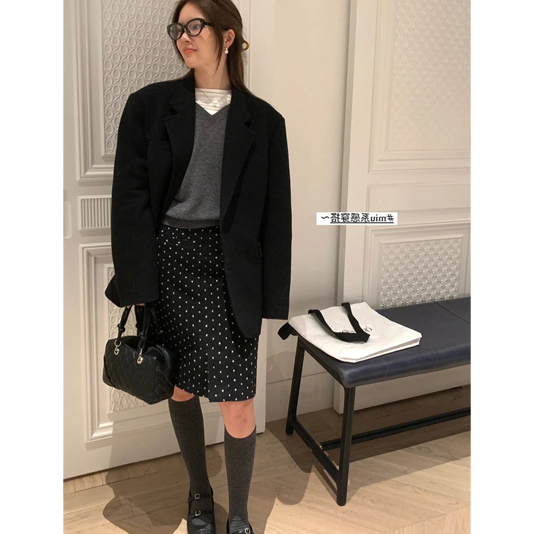 法式复古波点黑色毛呢半身短裙女秋冬高级感直筒显瘦开叉呢子半裙
