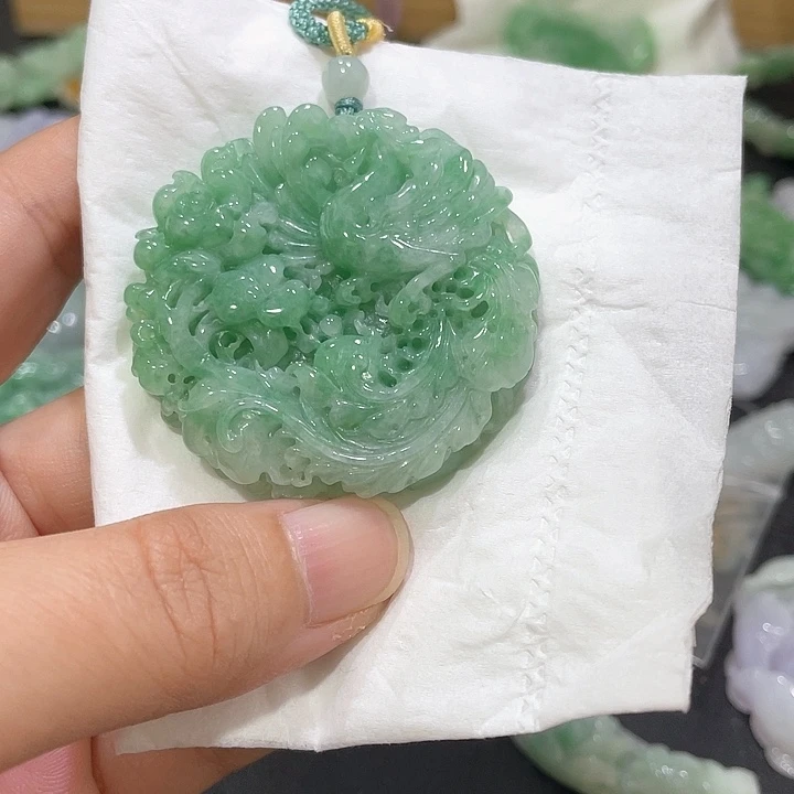 颈饰未镶嵌翡翠天