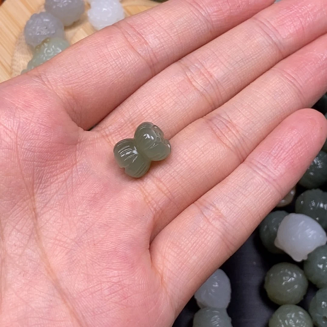 *****和田玉未镶嵌颈饰