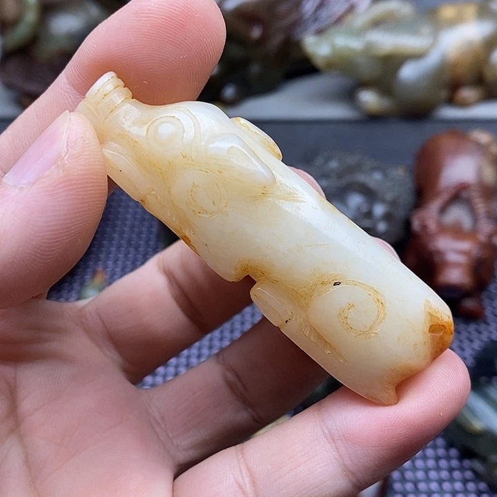 未镶嵌蛇纹石玉颈饰