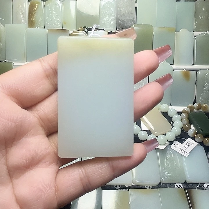 颈饰未镶嵌和田玉张****室