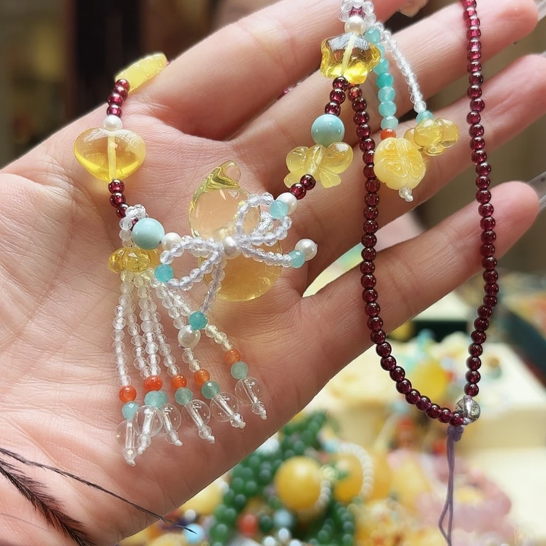 琥珀颈饰未镶嵌琥珀