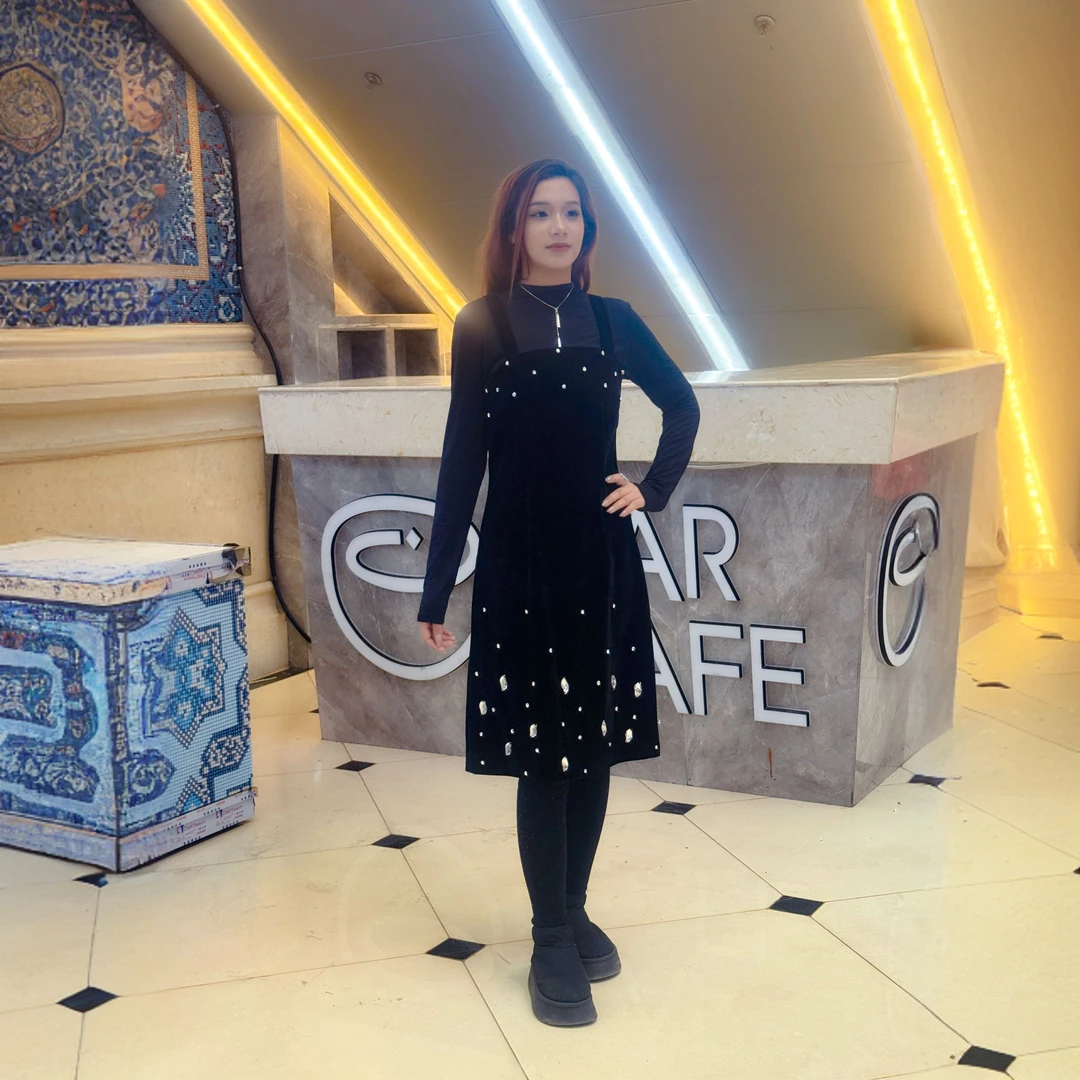 2025新款法师复古气质连衣裙收腰显瘦背带长裙女春秋时尚