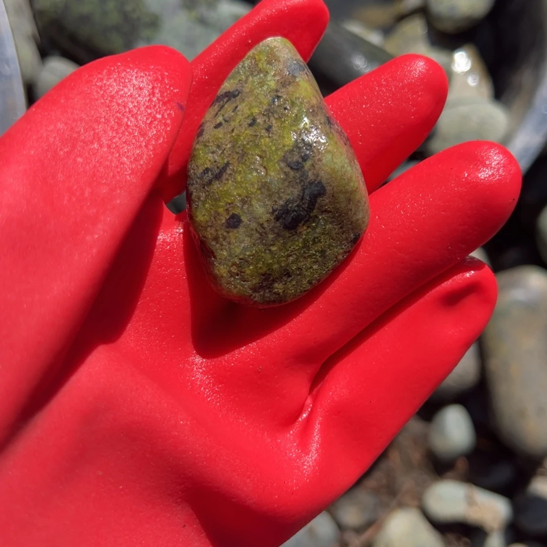 Z***D翡翠合金手饰藏玉