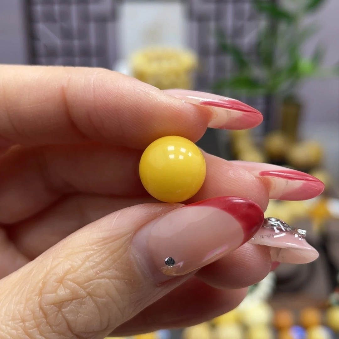 蜜蜡裸石未镶嵌@**虎10.7mm微瑕