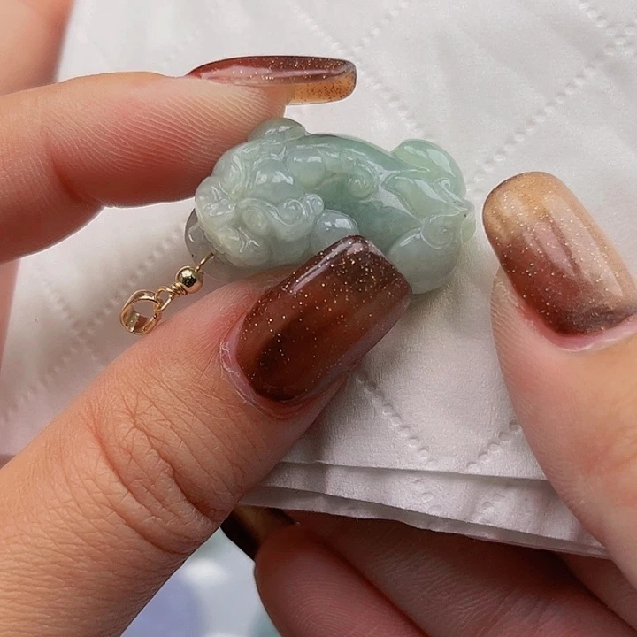 翡翠未镶嵌颈饰挂件