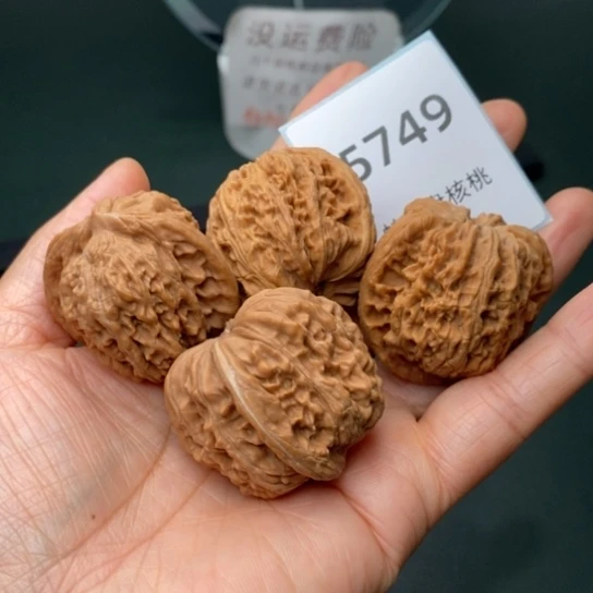 把件文玩核桃九****弟37.5四座楼南疆石5749