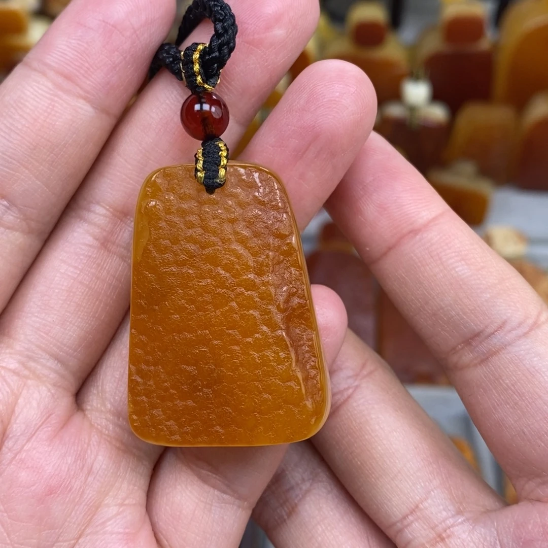 蜜蜡未镶嵌珠宝奇石