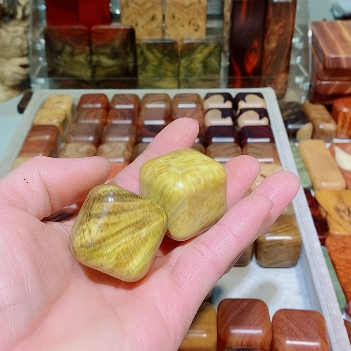 a***r香榧木木质哈啊玩件588888