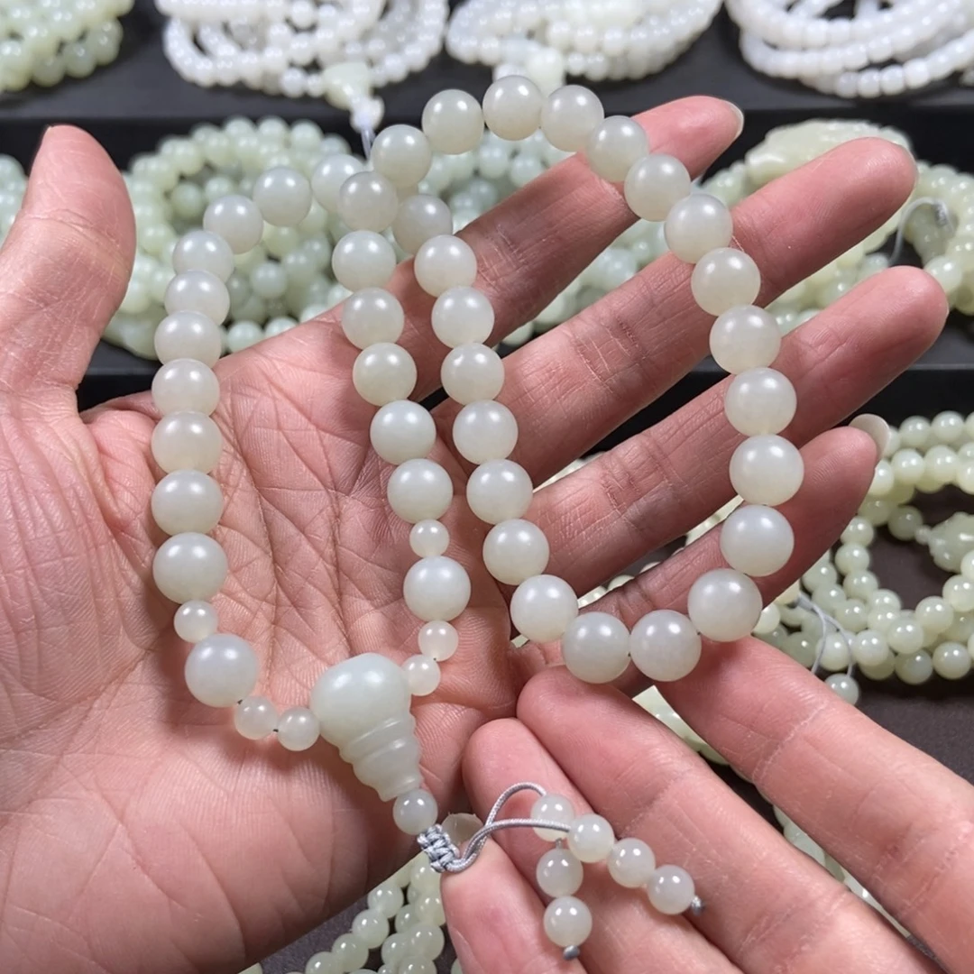 和田玉未镶嵌把件