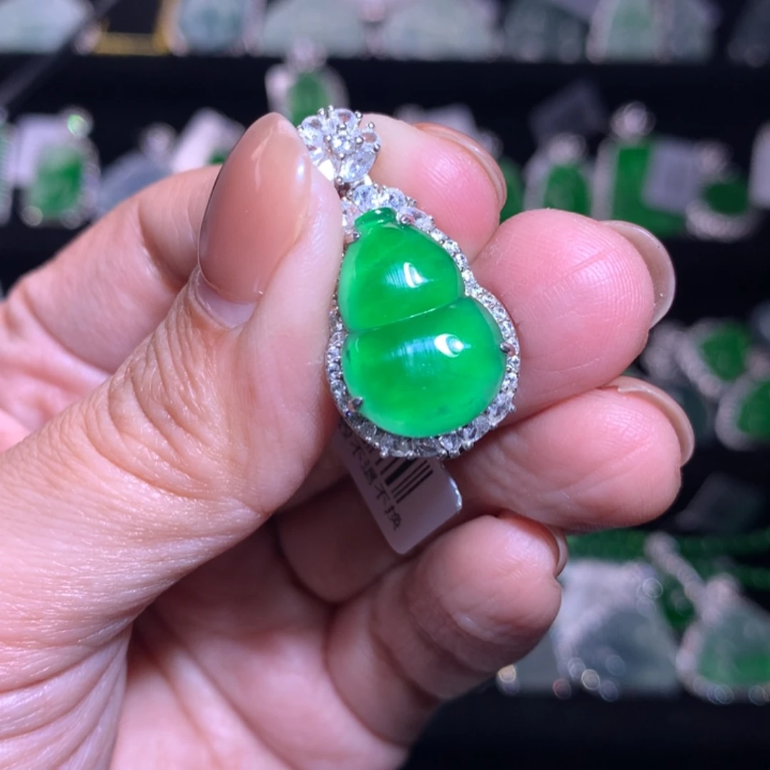 【闪购商品】颈饰银S925镶嵌翡翠我****i天然翡翠