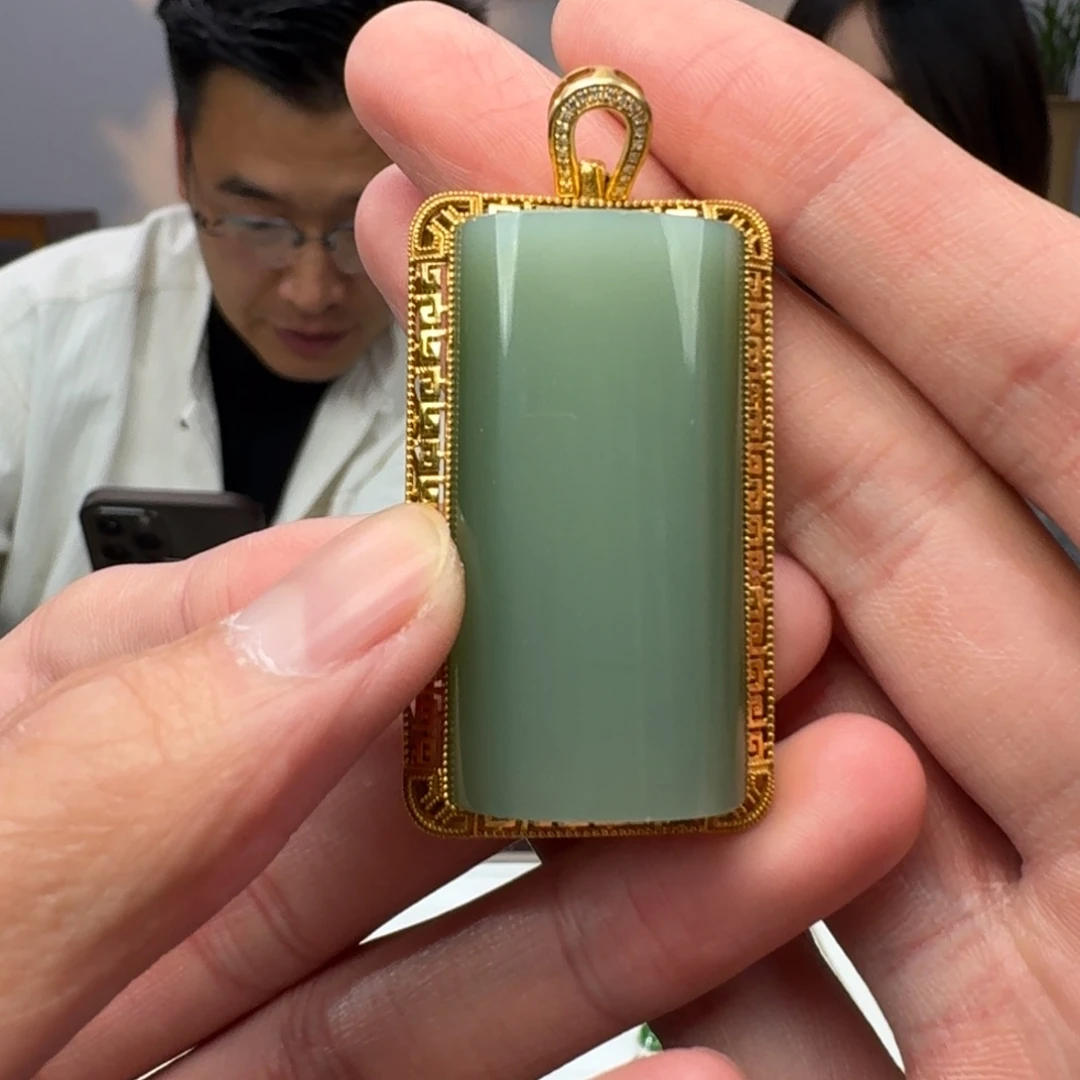 和田玉18K金镶嵌颈饰928淼淼