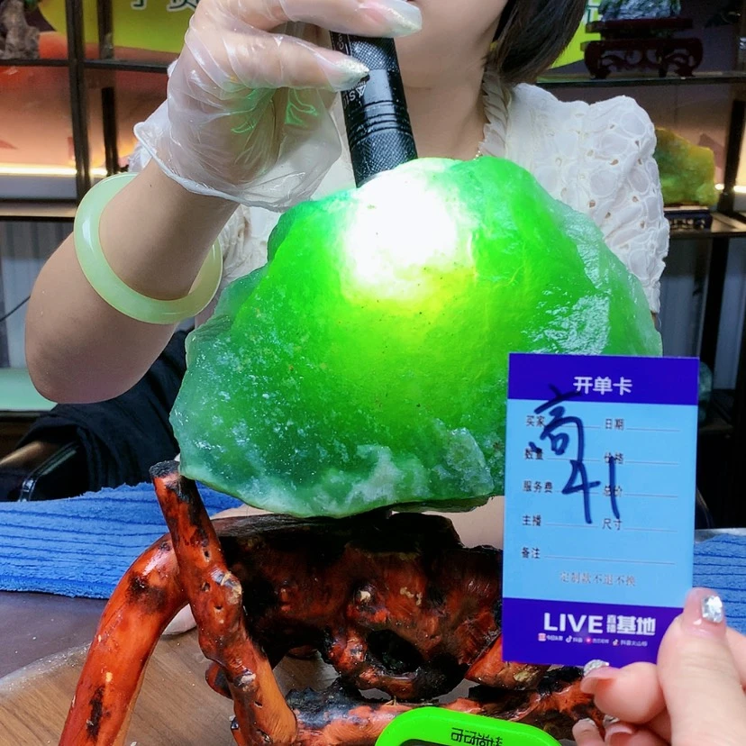 【闪购商品】蛇纹石玉未镶嵌原石木**者
