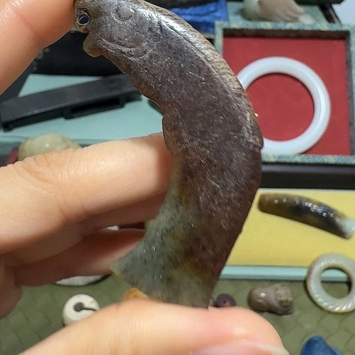 厚***物和田玉未镶嵌颈饰