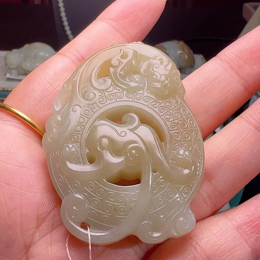 和田玉（糖玉）未镶嵌颈饰