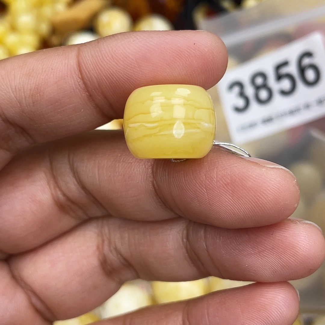 蜜蜡未镶嵌珠宝奇石16.6