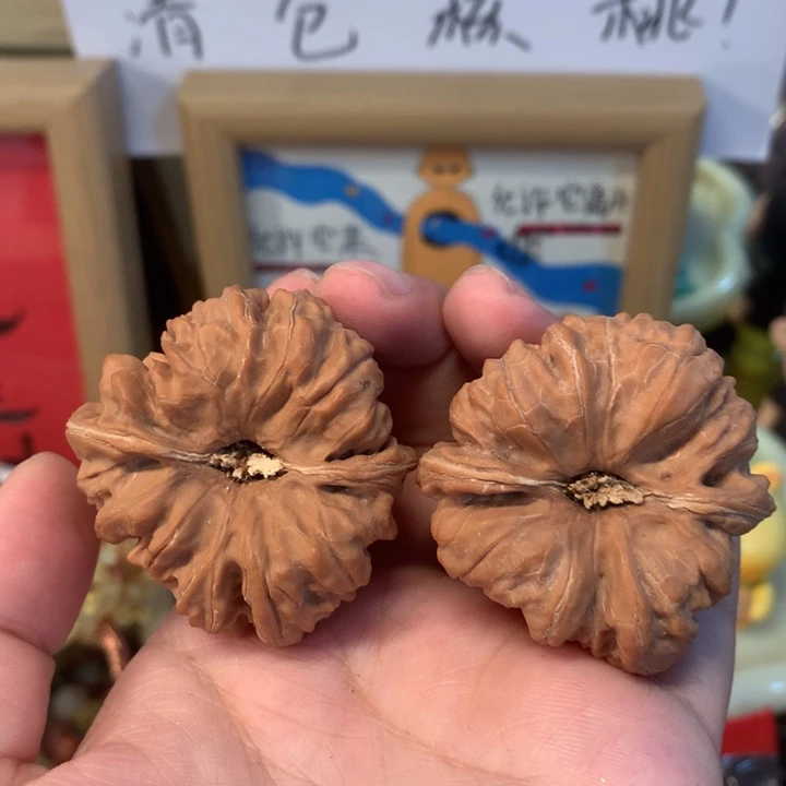 吊坠桃核红皮凹底44尺
