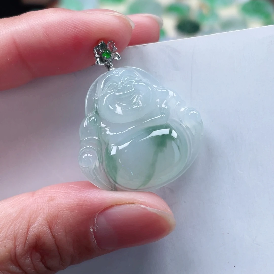 颈饰18K金镶嵌翡翠佛公