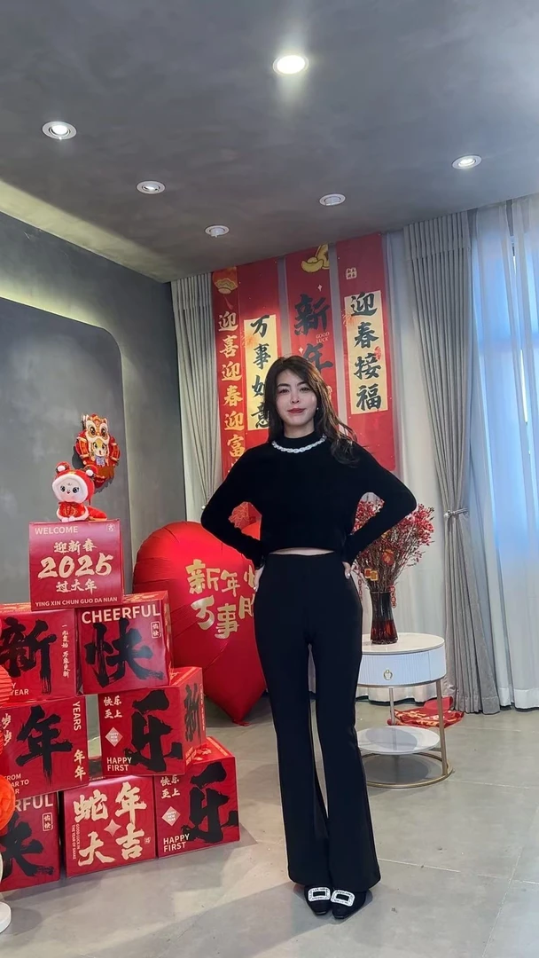 李园家2号店-2895-简约百搭弹力修身筷子裤