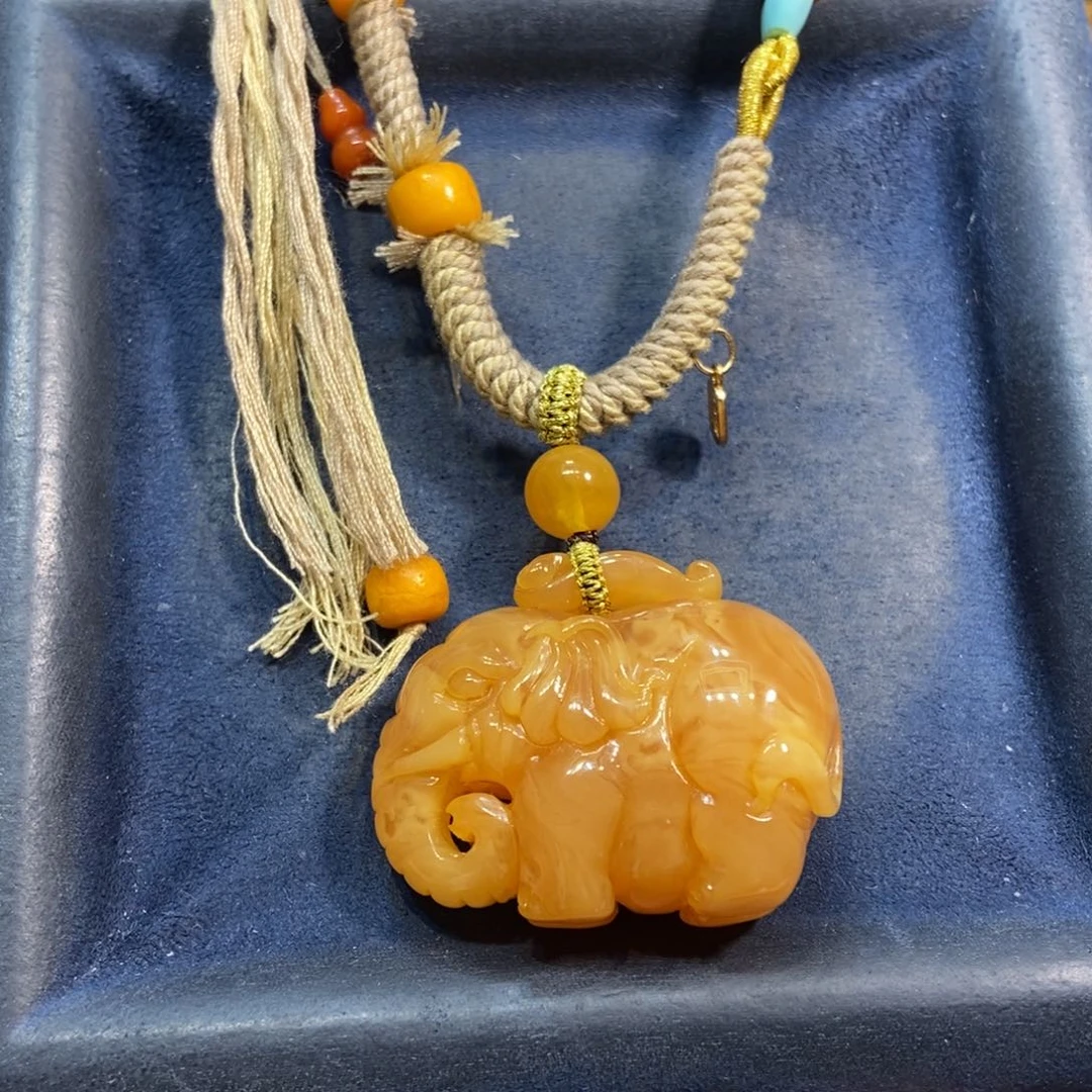琥珀颈饰未镶嵌蜜蜡