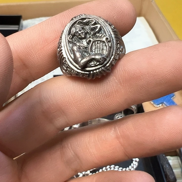 名仁中古欢迎大家蘇*